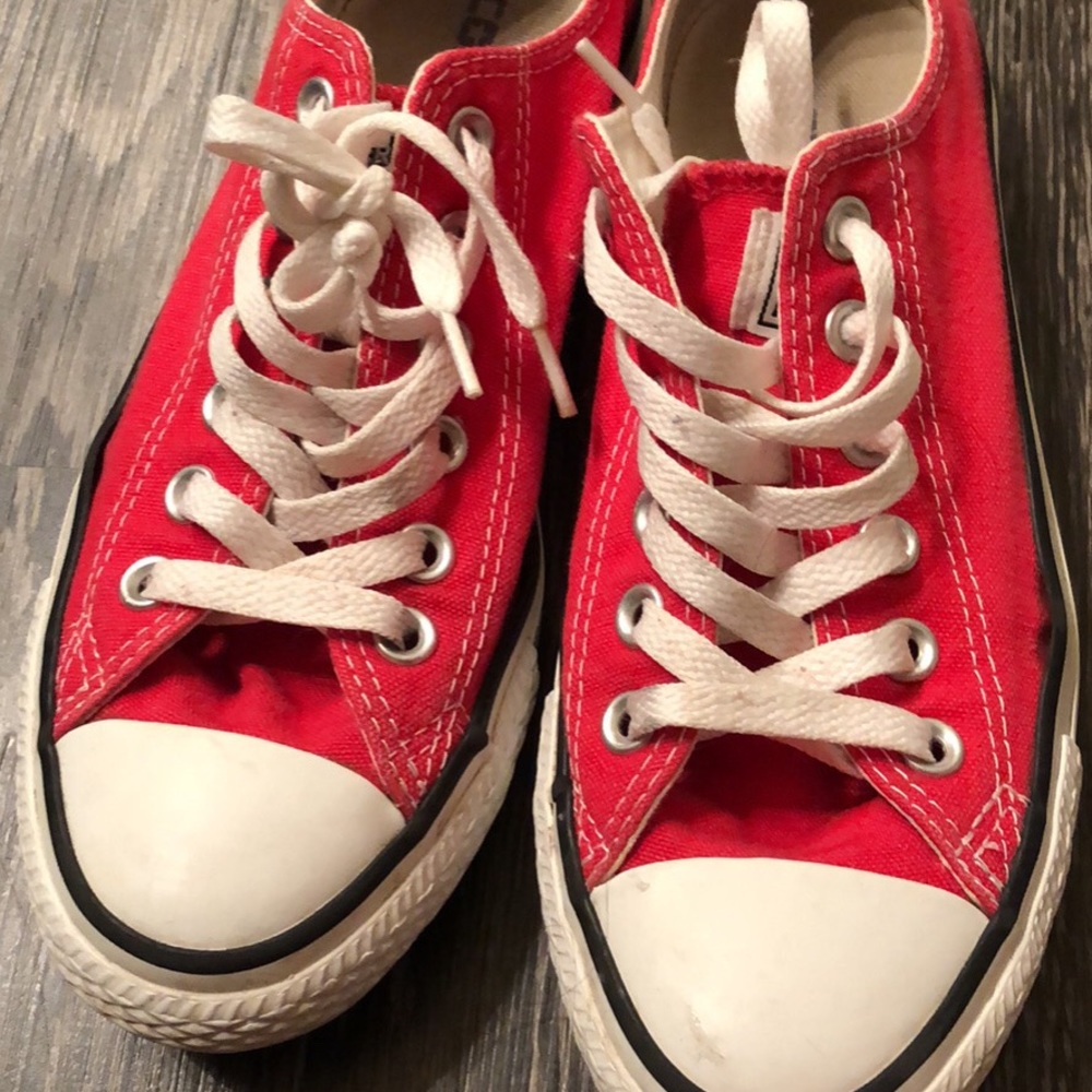 Converse - Picture 2 of 3